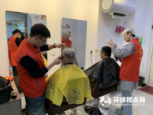 人大代表暖心行 益剪传爱抚人心——重庆街道“人大代表为民服务联盟”办实事