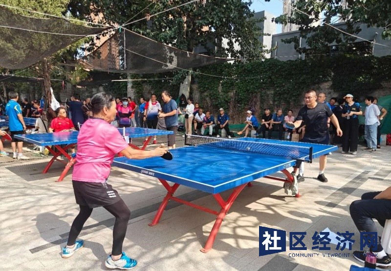 百名队员聚邯山，乒乓烽火照初心， ——邯郸乒乓户外联盟举办“酒务泉酒杯”乒乓球比赛